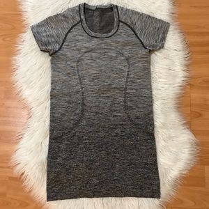 Grey ombré Swiftly Tech Tee size 4